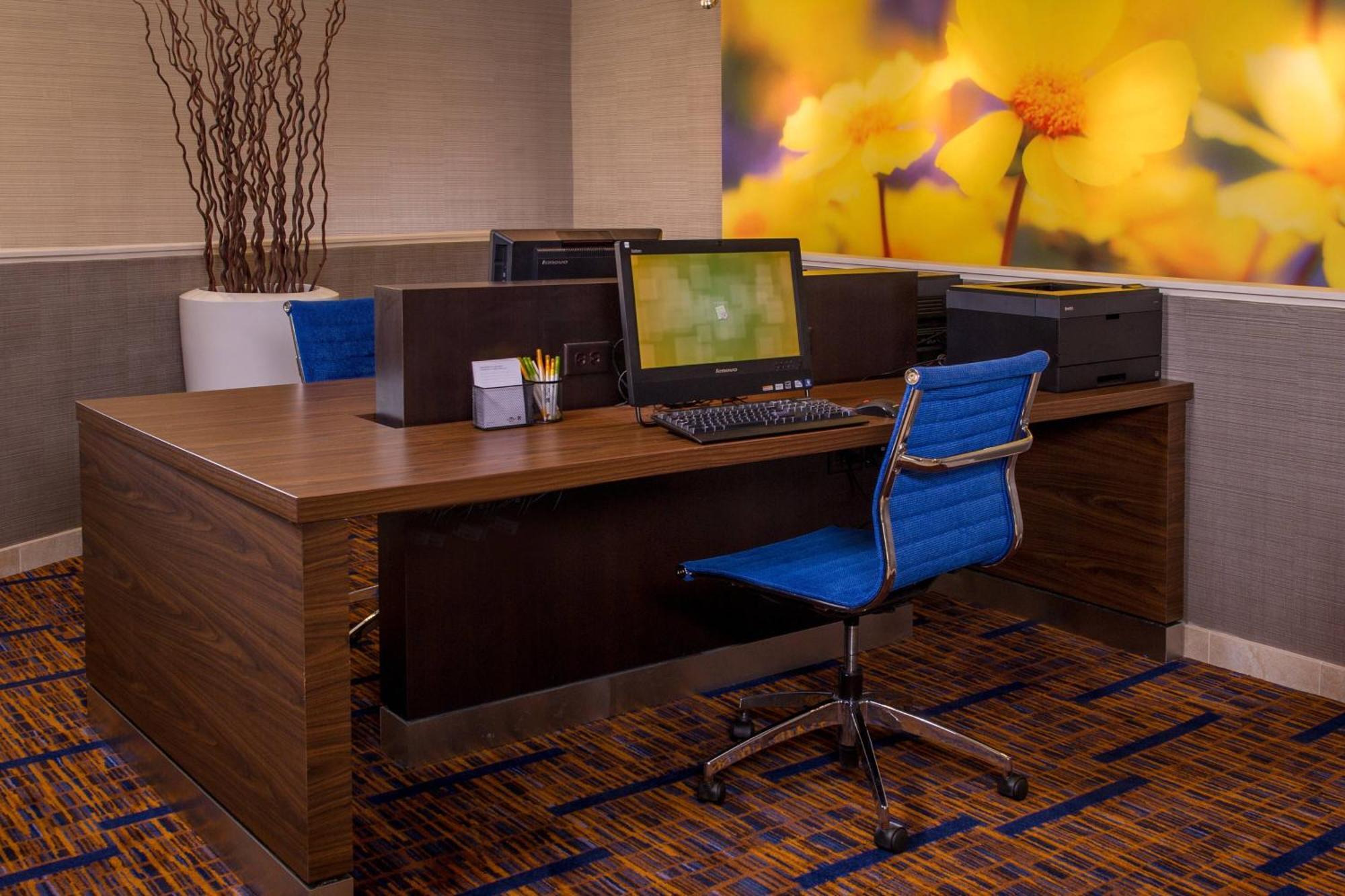 คอร์ทยาร์ด ริชมอนด์ เวสต์ Hotel ดัมบาร์ตัน ภายนอก รูปภาพ