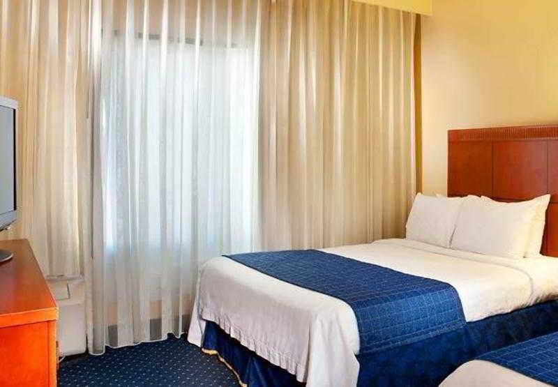 คอร์ทยาร์ด ริชมอนด์ เวสต์ Hotel ดัมบาร์ตัน ภายนอก รูปภาพ